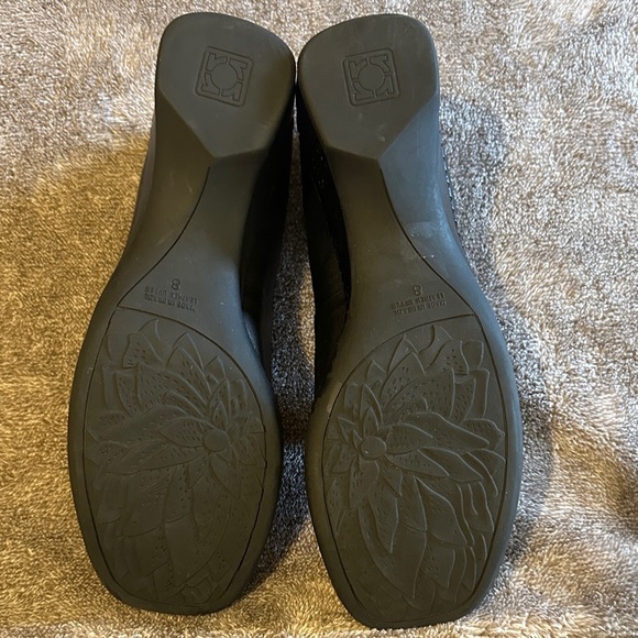 Kenneth Cole Reaction Black Mary Jane - Picture 4 of 4